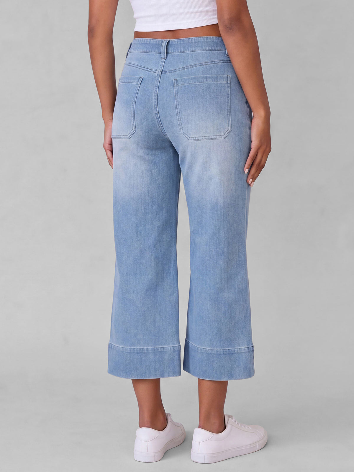 Patch-Pocket Wide-Leg Jeans in Light Wash